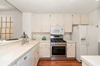 Photo #6: EV24136383 Listing