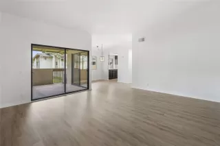 Photo #2: FR23200544 Listing 