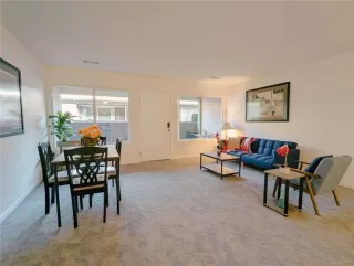 Photo #5: FR24056399 Listing 