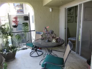 Photo #3: FR26100905 Listing