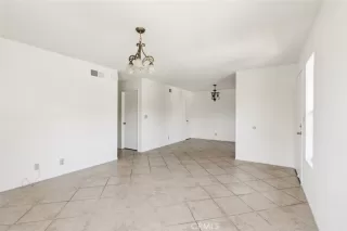 Photo #6: GD23085434 Listing