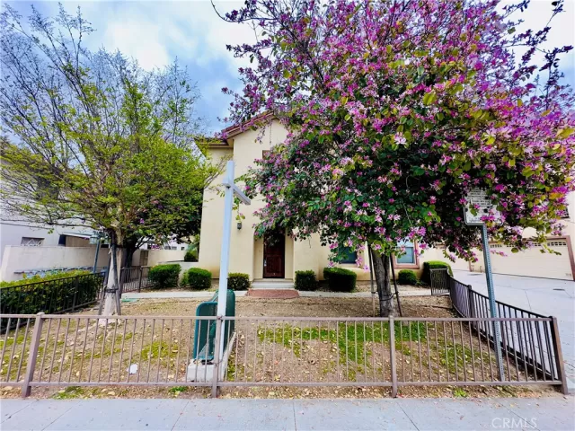 MLS: GD24082167 Condo For Sale