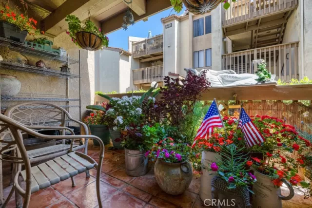 MLS: GD24131344 Condo For Sale