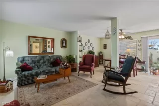 Photo #4: HD26011260 Listing 