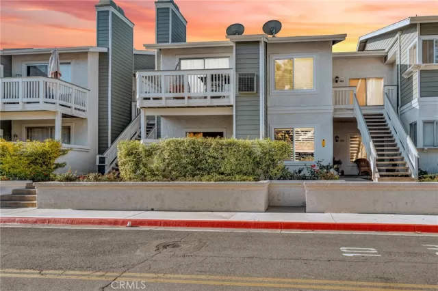 MLS: IG22166790 Condo For Sale