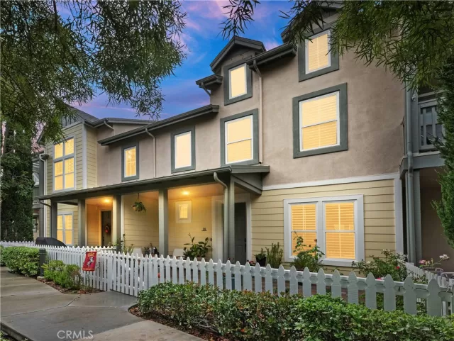 MLS: IG22238019 Condo For Sale