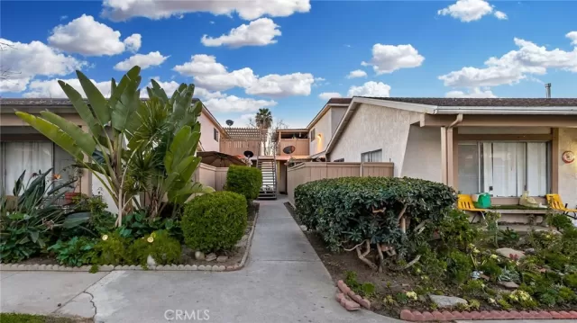 MLS: IG23023551 Condo For Sale