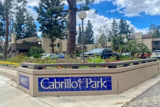 MLS: IG23028237 Condo For Sale