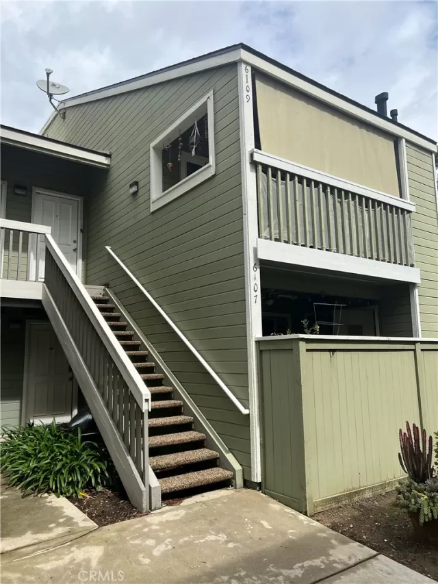 MLS: IG23029687 Condo For Sale