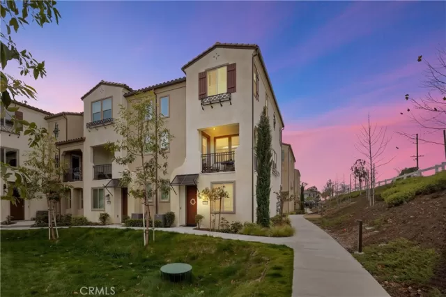 MLS: IG23043729 Condo For Sale