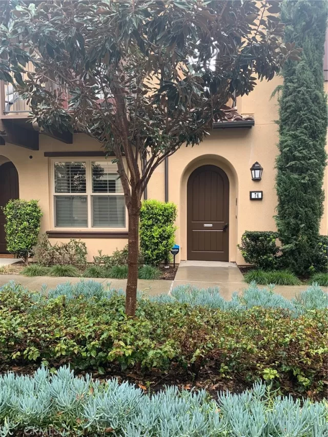 MLS: IG23052589 Condo For Sale