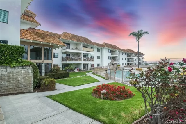 MLS: IG23061162 Condo For Sale