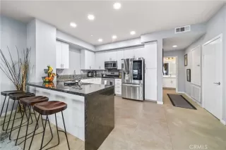 Photo #3: IG23161340 Listing 