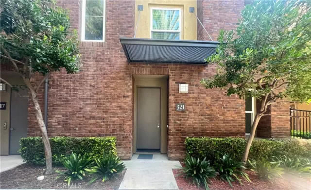 MLS: IG23178779 Condo For Sale