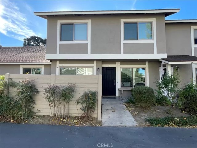 MLS: IG23203347 Condo For Sale