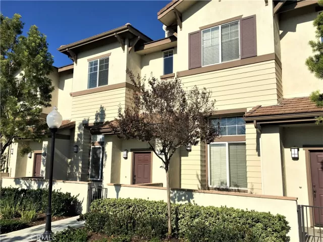 MLS: IG23206533 Condo For Sale