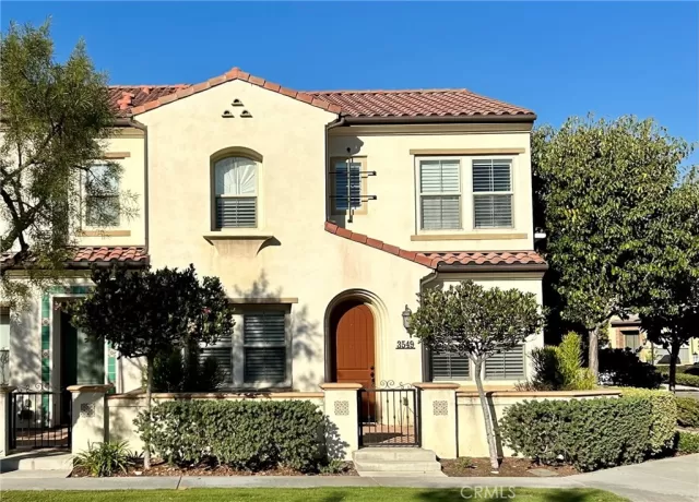 MLS: IG23208300 Condo For Sale