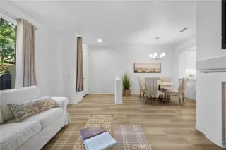 Photo #4: IG23208829 Listing