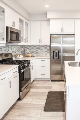 Photo #5: IG24078847 Listing