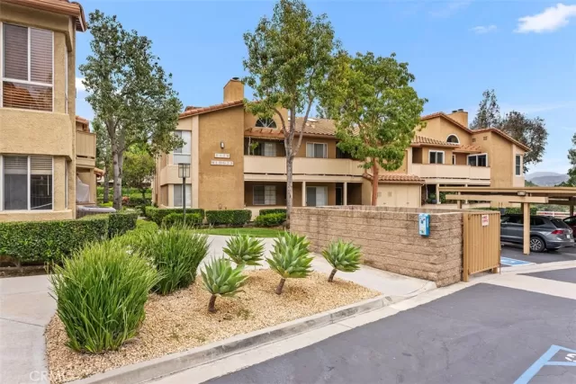 MLS: IG24104103 Condo For Sale