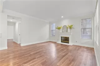 Photo #5: IG24138971 Listing