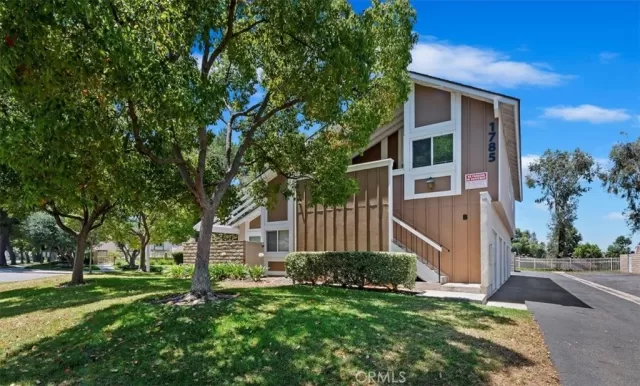 MLS: IG24141854 Condo For Sale