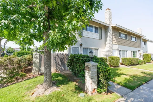 MLS: IG24162877 Condo For Sale