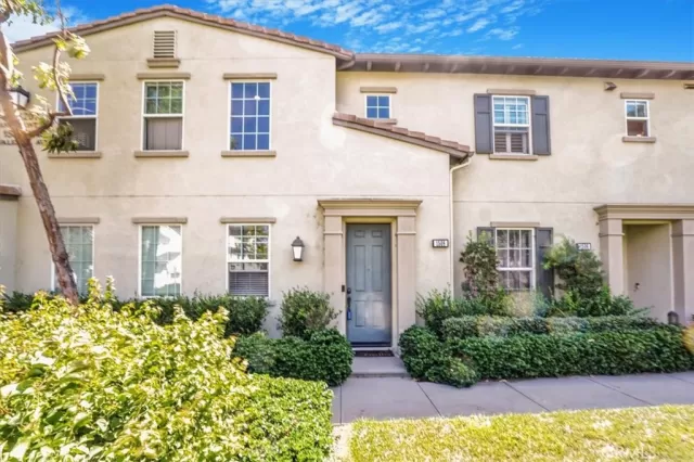 MLS: IG24195338 Condo For Sale