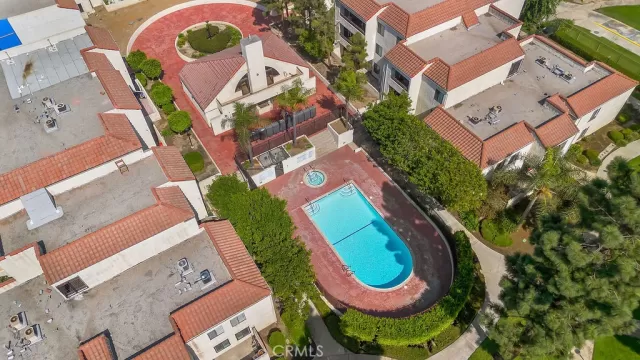 MLS: IG24218458 Condo For Sale