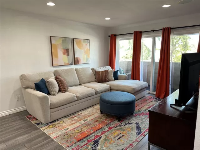 MLS: IG24226264 Condo For Sale