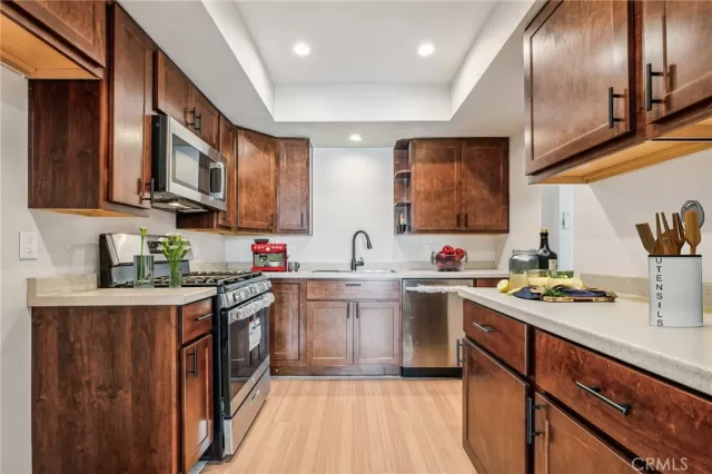 MLS: IG24229565 Condo For Sale