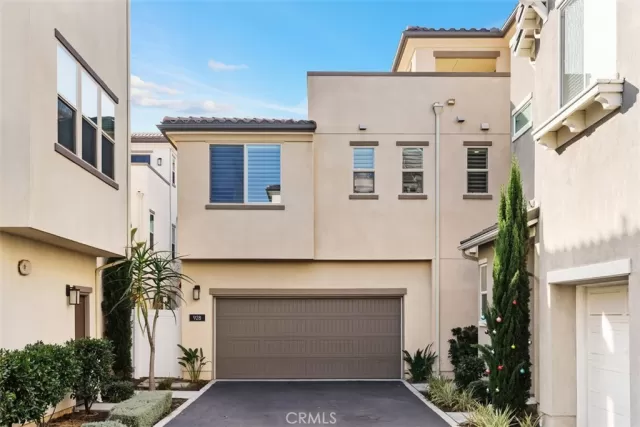 MLS: IG24241276 Condo For Sale