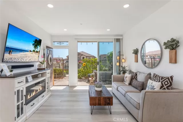 MLS: IG24248117 Condo For Sale