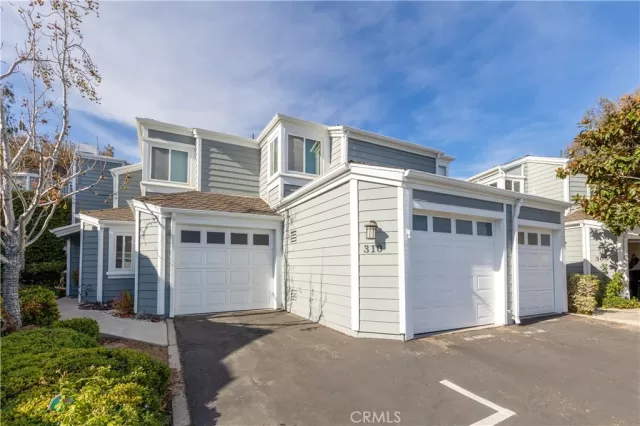 MLS: IG24248974 Condo For Sale