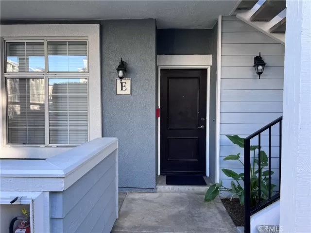 MLS: IG24254502 Condo For Sale