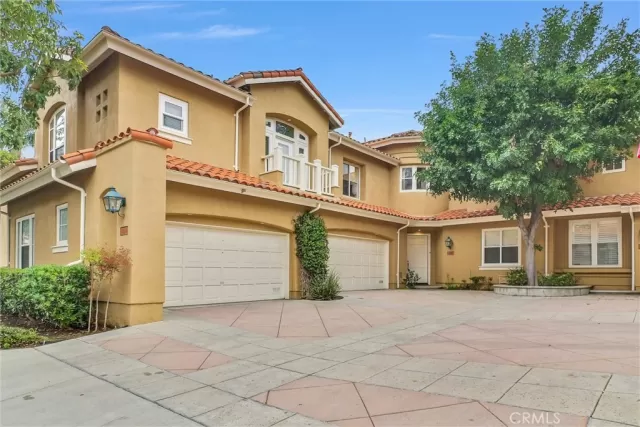 MLS: IG25063983 Condo For Sale