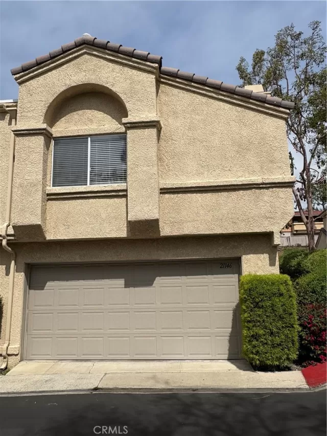 MLS: IG25067590 Condo For Sale