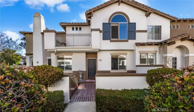 MLS: IG25120137 Condo For Sale