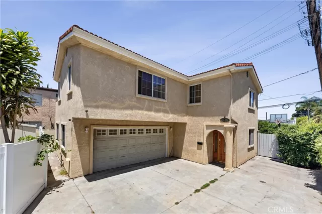 MLS: IG25134509 Condo For Sale