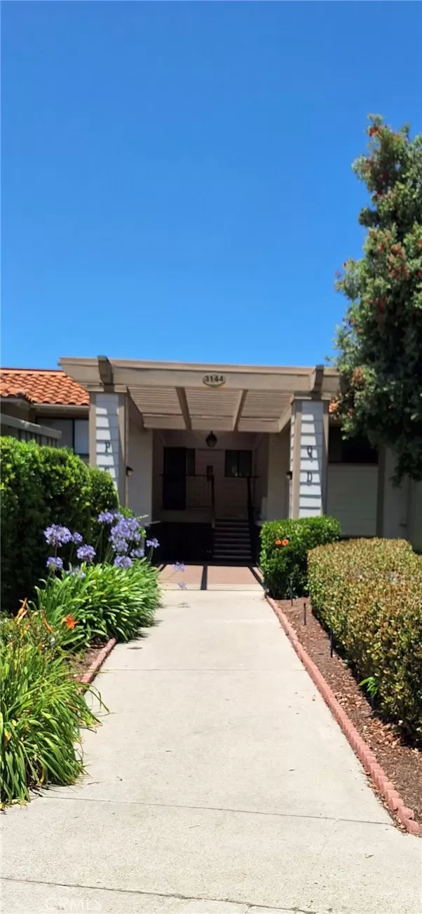 MLS: IG25138968 Condo For Sale