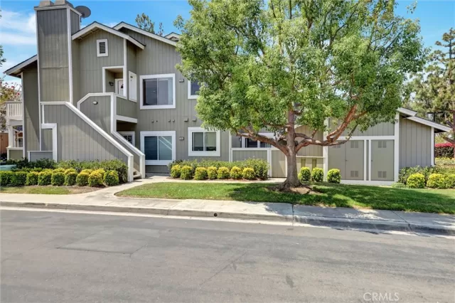 MLS: IG25160666 Condo For Sale