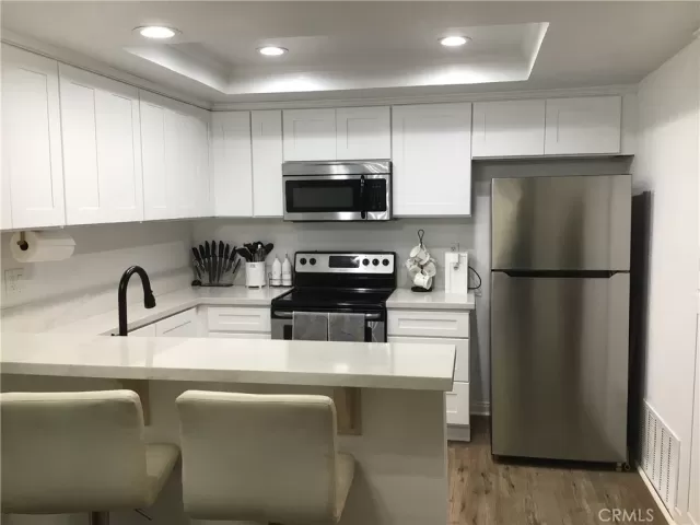 MLS: IG25193650 Condo For Sale