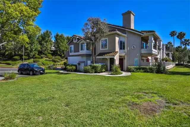 MLS: IG25195537 Condo For Sale