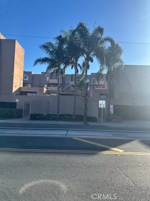 MLS: IG25273664 Condo For Sale