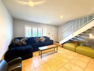 Photo #3: IG25275402 Listing