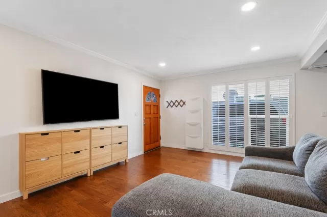 MLS: IG26020833 Condo For Sale