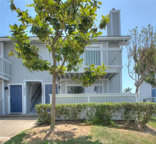 MLS: IG26105375 Condo For Sale