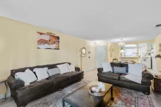 Photo #4: IG26107963 Listing