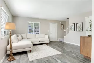 Photo #2: IG26121877 Listing