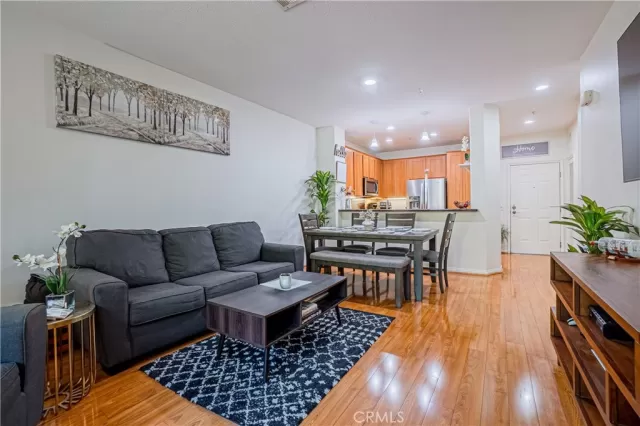 MLS: IN24135843 Condo For Sale